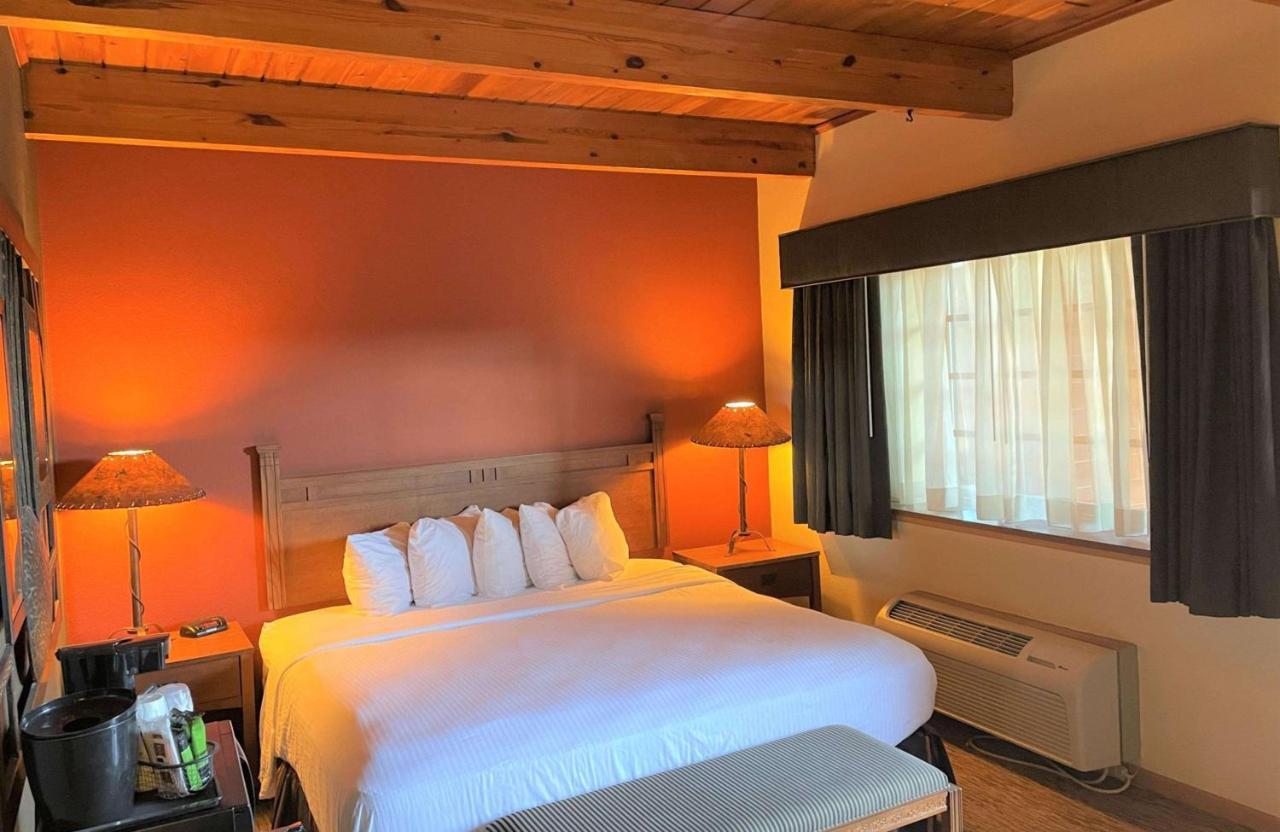 Crossroads Hotel & Event Center Fort Dodge Luaran gambar