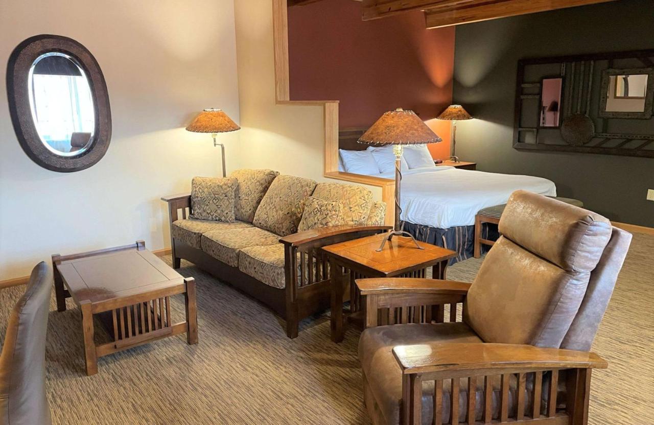 Crossroads Hotel & Event Center Fort Dodge Luaran gambar