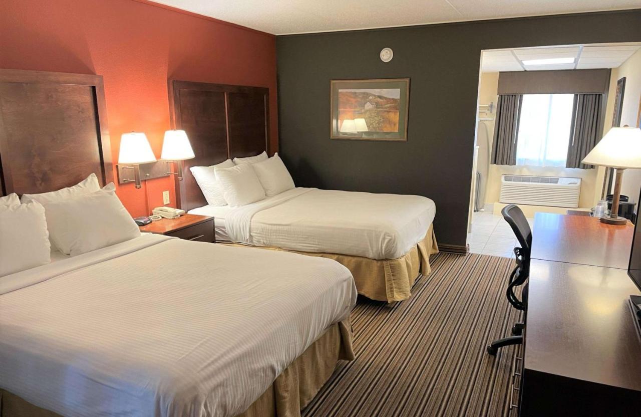 Crossroads Hotel & Event Center Fort Dodge Luaran gambar