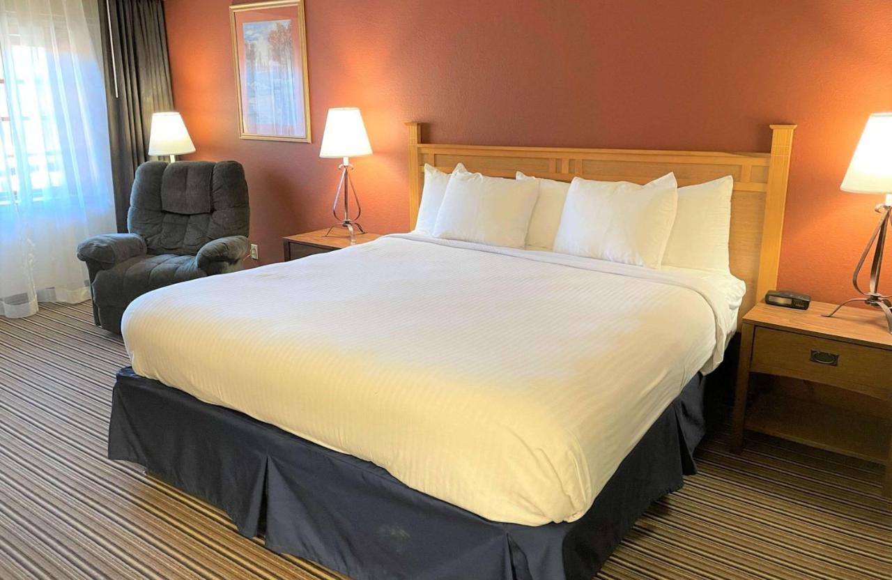 Crossroads Hotel & Event Center Fort Dodge Luaran gambar