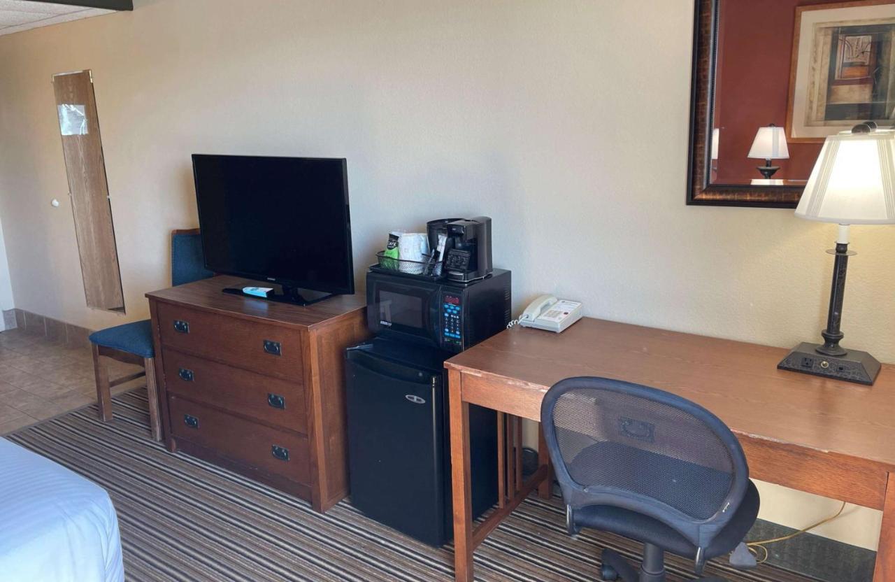 Crossroads Hotel & Event Center Fort Dodge Luaran gambar