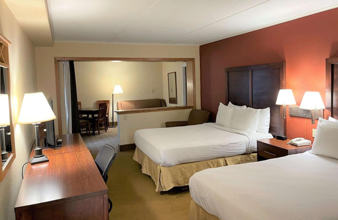Crossroads Hotel & Event Center Fort Dodge Luaran gambar
