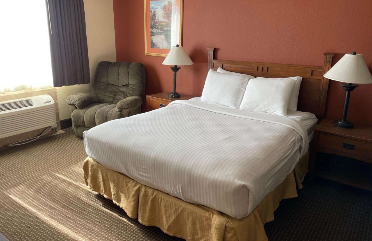 Crossroads Hotel & Event Center Fort Dodge Luaran gambar