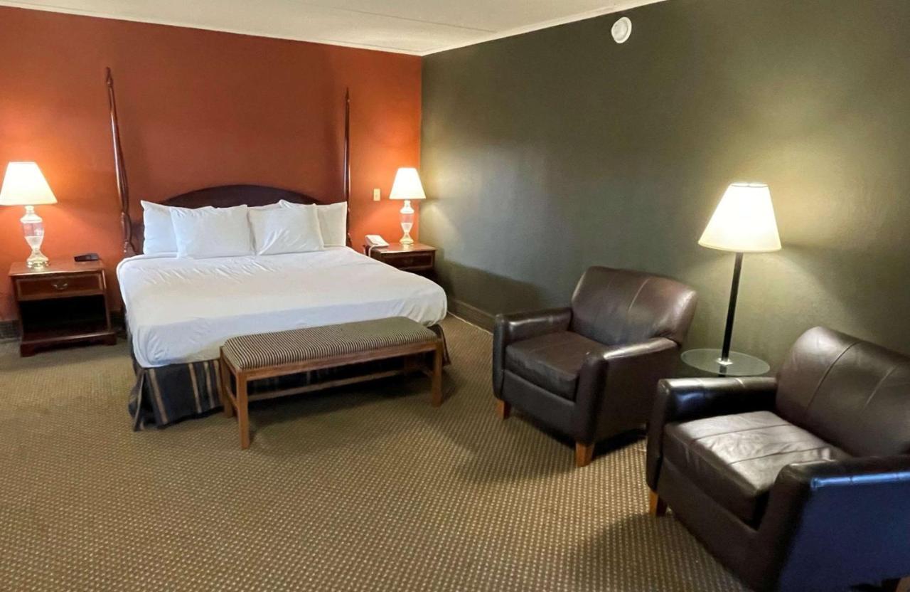 Crossroads Hotel & Event Center Fort Dodge Luaran gambar