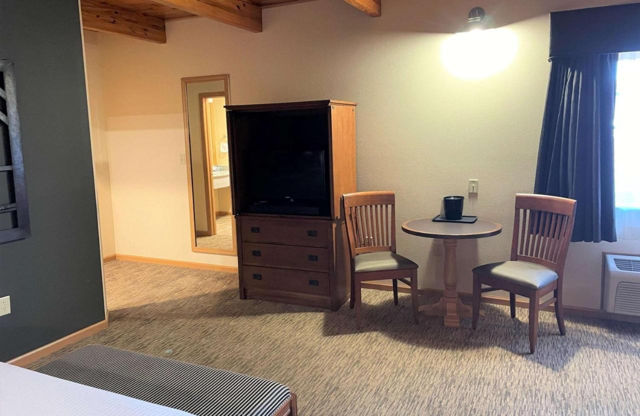 Crossroads Hotel & Event Center Fort Dodge Luaran gambar