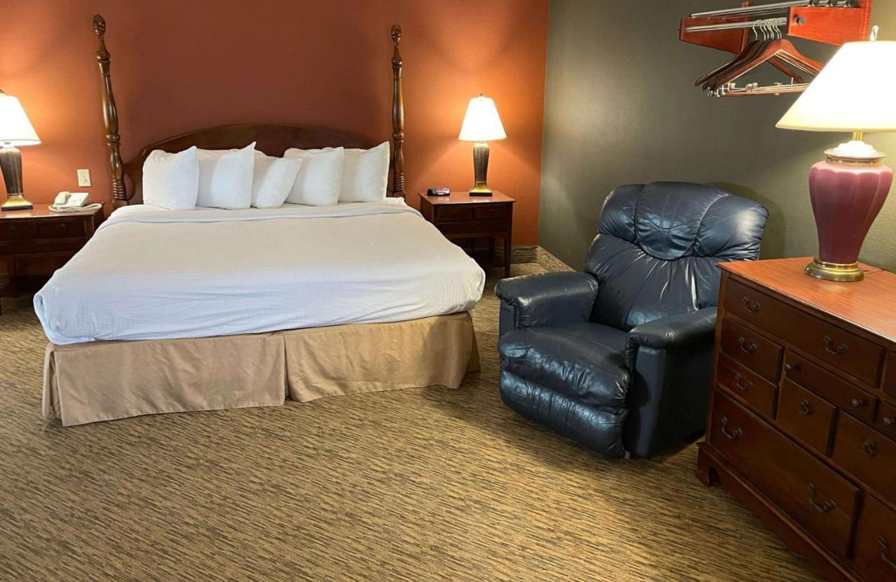 Crossroads Hotel & Event Center Fort Dodge Luaran gambar