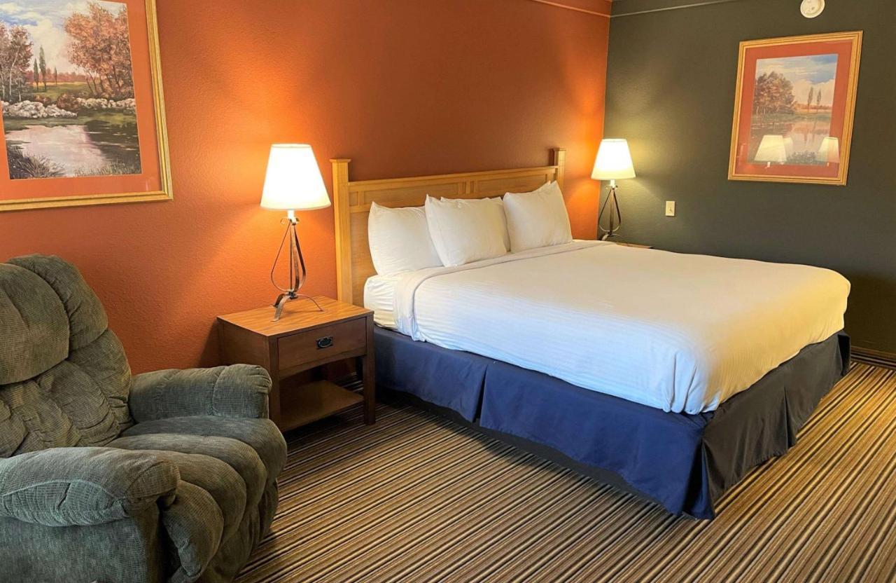 Crossroads Hotel & Event Center Fort Dodge Luaran gambar