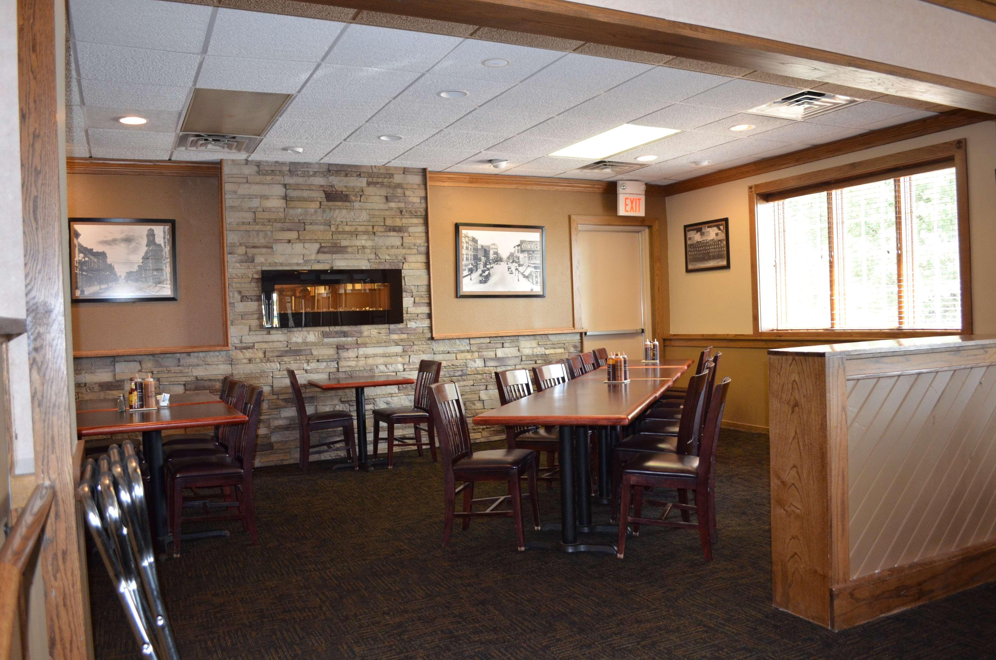Crossroads Hotel & Event Center Fort Dodge Luaran gambar