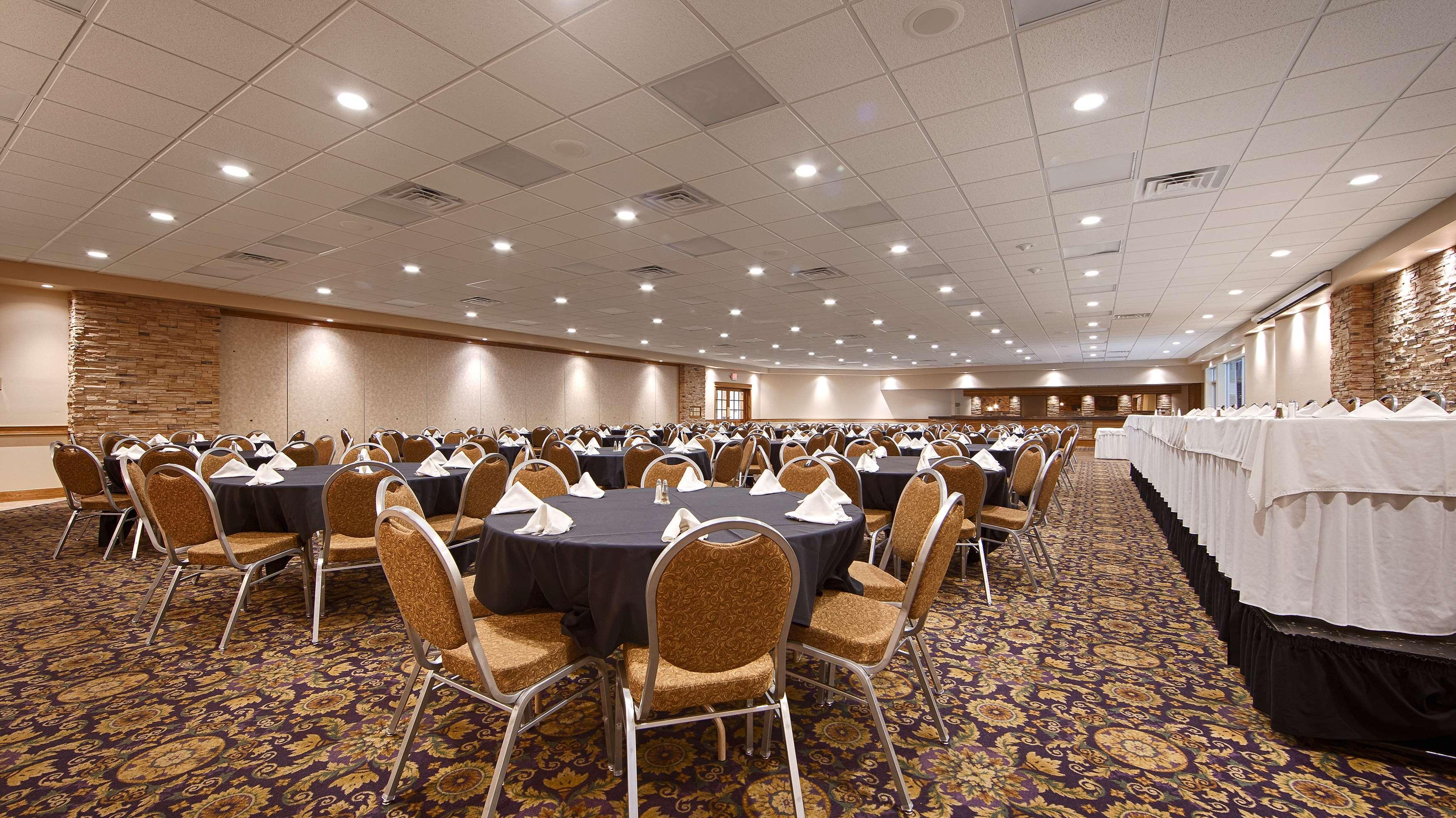 Crossroads Hotel & Event Center Fort Dodge Luaran gambar