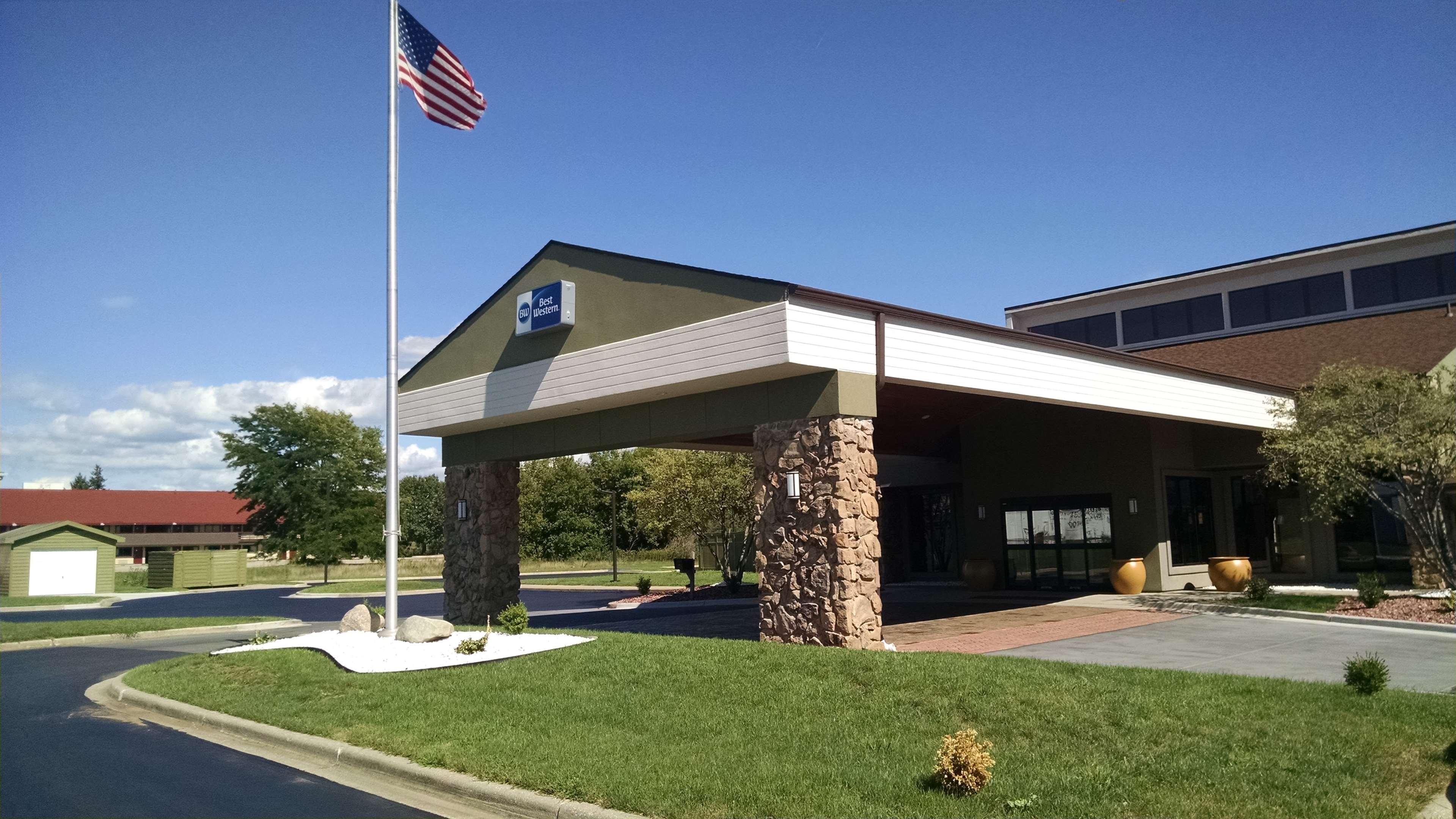 Crossroads Hotel & Event Center Fort Dodge Luaran gambar