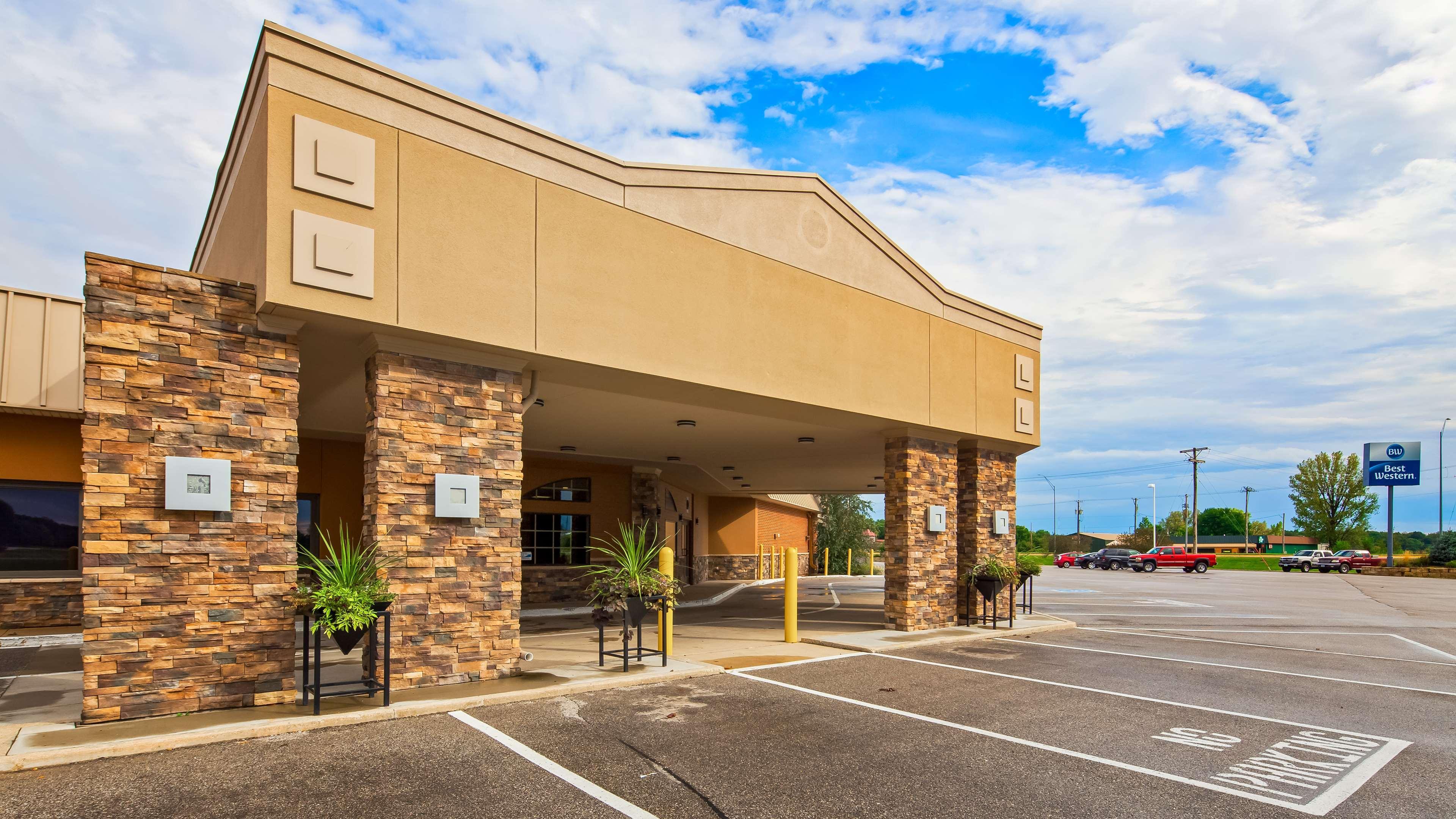 Crossroads Hotel & Event Center Fort Dodge Luaran gambar