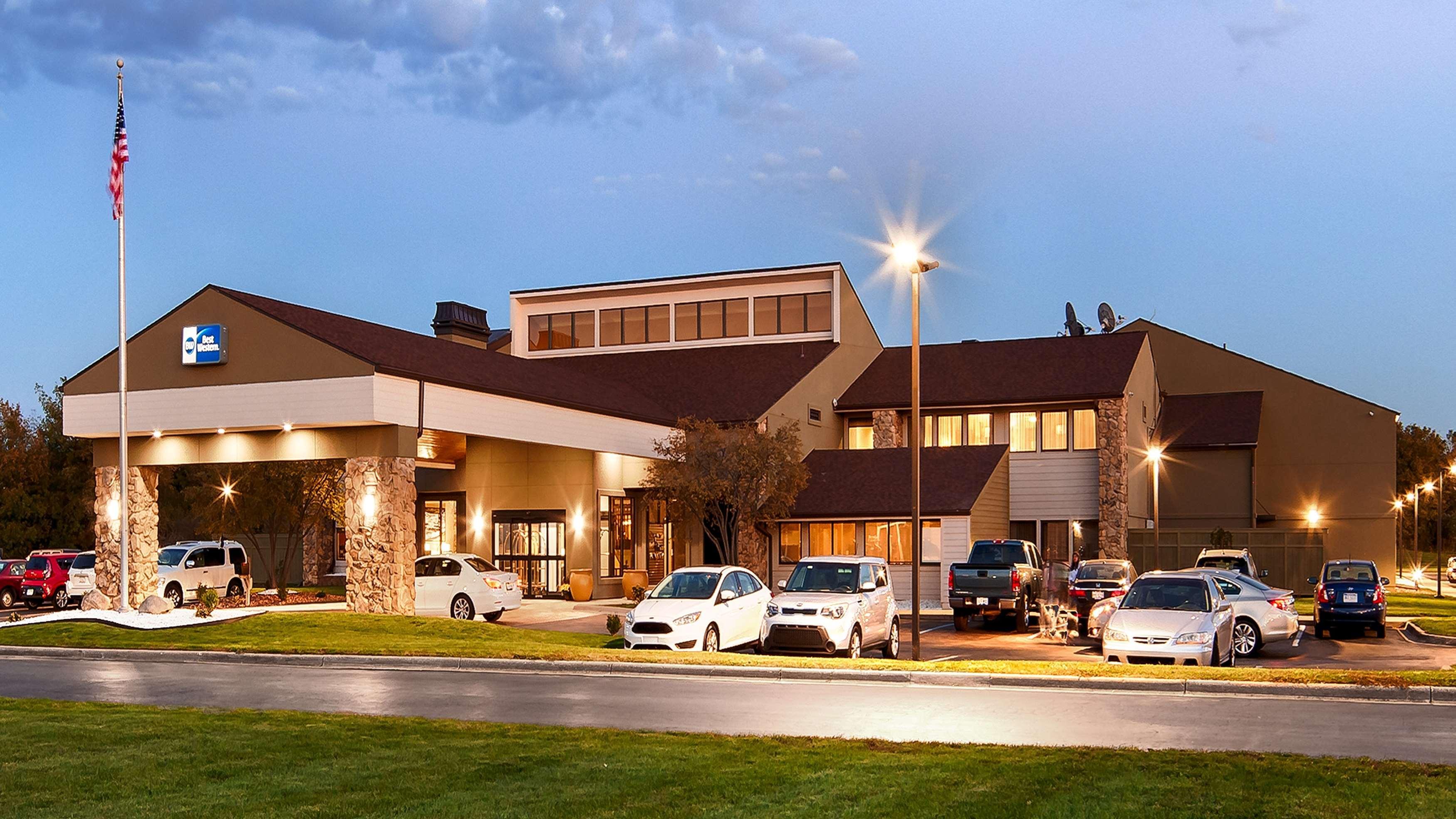 Crossroads Hotel & Event Center Fort Dodge Luaran gambar